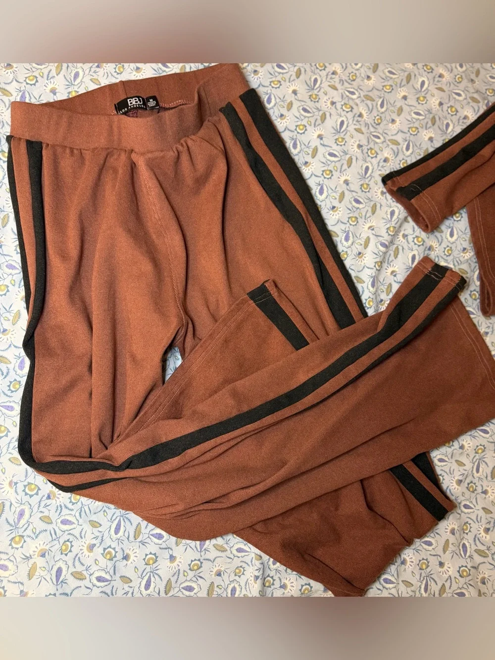 BBJ Los Angeles matching top and pant brown with black stripe size M